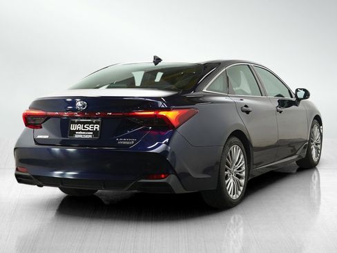 Used 2022 Toyota Avalon Limited FWD image 5