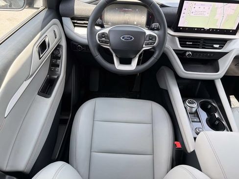 New 2026 Ford Explorer Active w/ Active Comfort Package RWD image 18