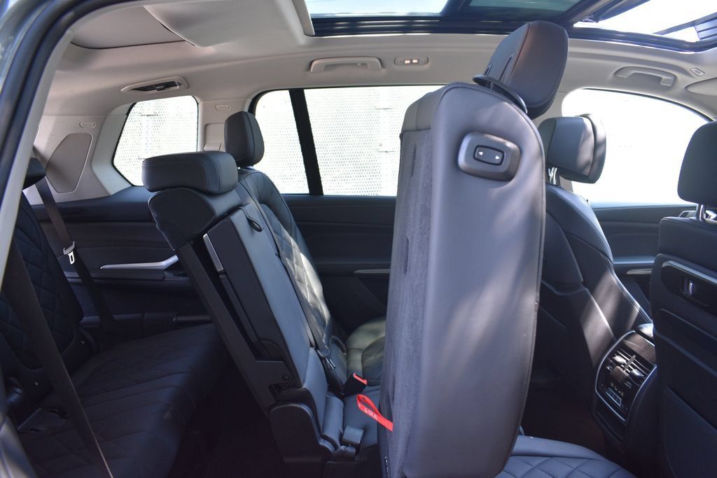 Used 2025 BMW X7 xDrive40i AWD/4WD image 30