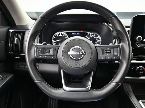 Used 2025 Nissan Pathfinder SV AWD/4WD image 19