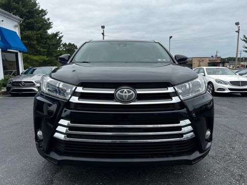 Used 2017 Toyota Highlander Limited image 2