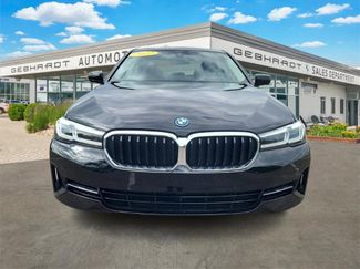 Used 2022 BMW 530e xDrive 530e iPerformance w/ Premium Package video 2