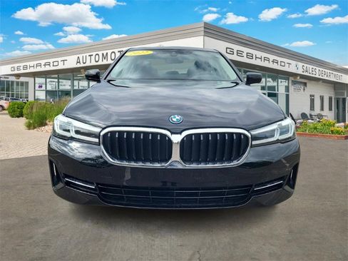 Used 2022 BMW 530e xDrive 530e iPerformance w/ Premium Package image 2