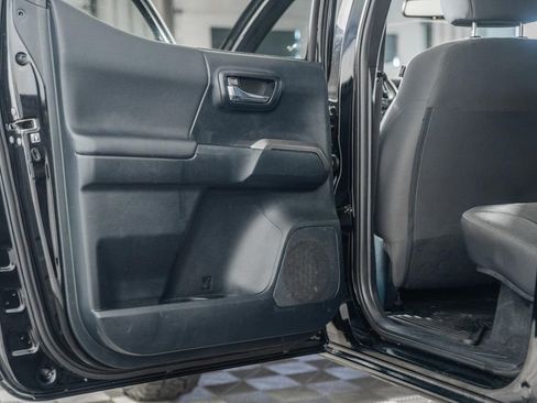 Used 2016 Toyota Tacoma TRD Off-Road w/ Towing Package image 36