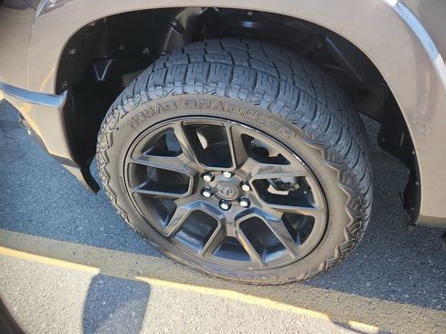 Used 2020 RAM 1500 Laramie AWD/4WD image 20