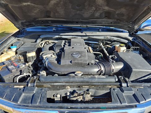 Used 2011 Nissan Frontier SL image 28