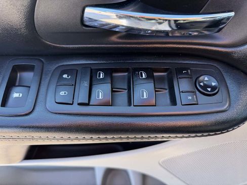 Used 2019 Dodge Grand Caravan SXT image 11