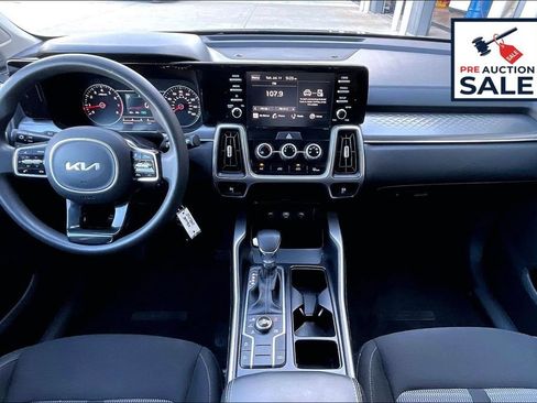 Used 2023 Kia Sorento LX AWD/4WD image 15