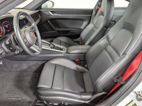 Certified 2022 Porsche 911 Carrera 4S image 5