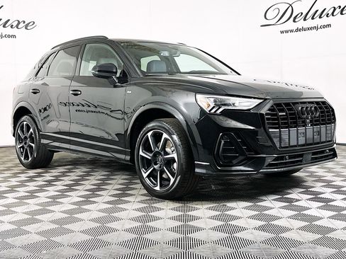 Used 2025 Audi Q3 2.0T Premium Plus w/ Premium Plus Package AWD/4WD image 1