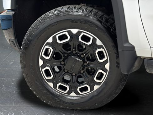 Used 2025 Chevrolet Silverado 3500 LTZ w/ Trail Boss Package AWD/4WD image 38