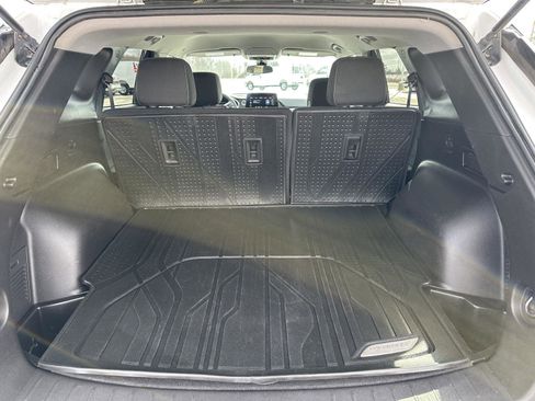 Used 2023 Chevrolet Blazer LT w/ Driver Confidence Package image 11