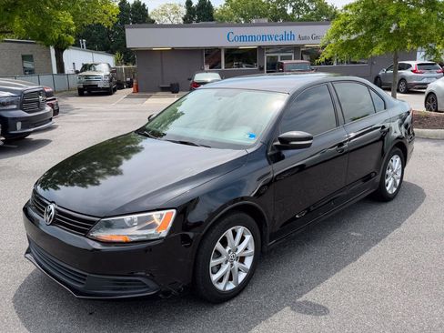 Used 2011 Volkswagen Jetta SE FWD image 16