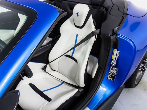 Certified 2025 Ferrari Roma Base image 6