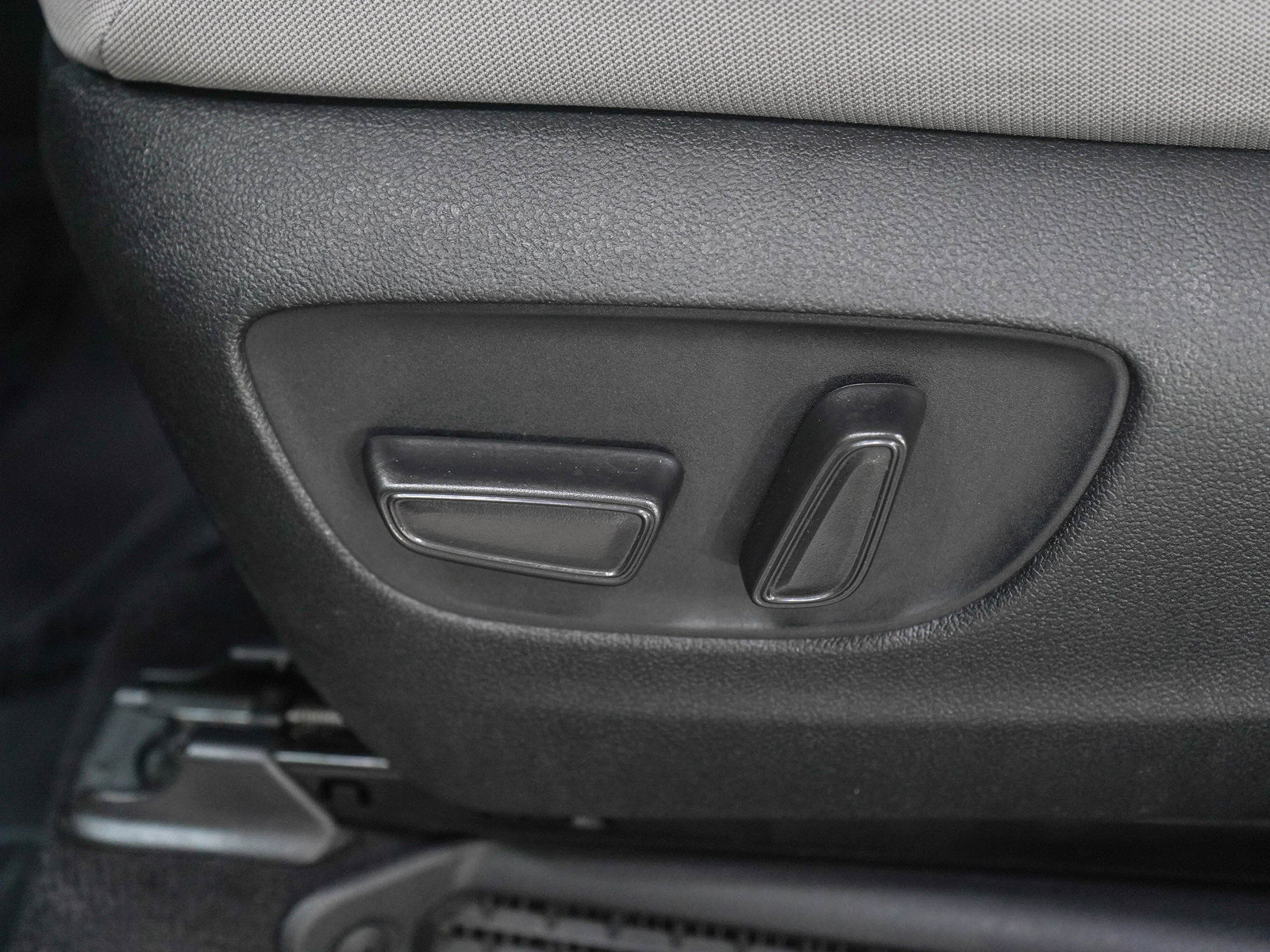 Used 2024 Toyota Sienna LE FWD image 23