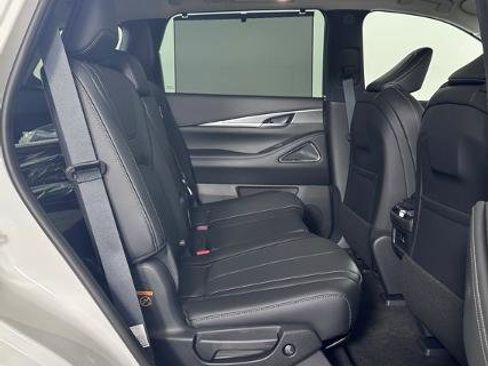 Certified 2025 INFINITI QX60 Luxe image 28