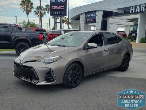 Used 2017 Toyota Corolla SE w/ SE Premium Package FWD image 2
