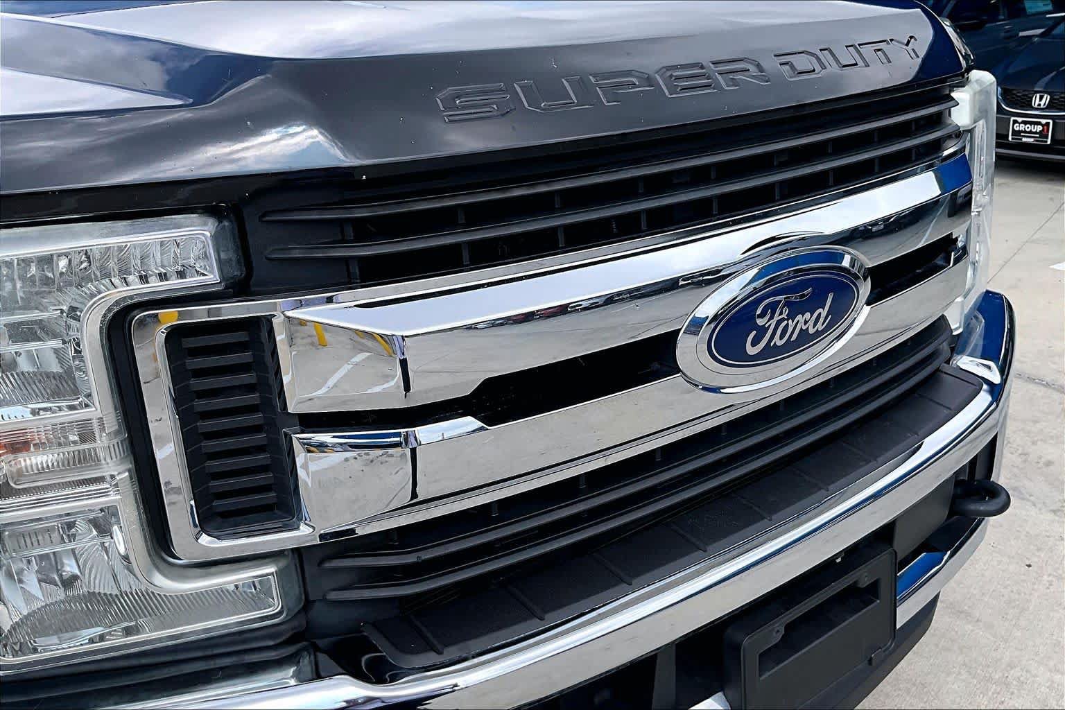 Used 2017 Ford F250 XLT w/ XLT Premium Package AWD/4WD image 30