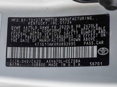 Used 2024 Toyota Camry SE image 30