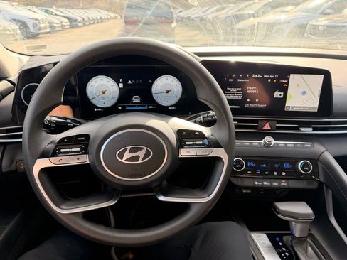 Certified 2024 Hyundai Elantra SEL FWD image 12