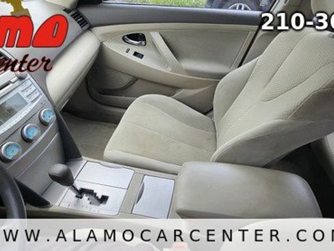 Used 2009 Toyota Camry LE FWD image 34