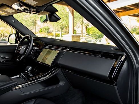 New 2025 Land Rover Range Rover Sport Dynamic SE AWD/4WD image 29
