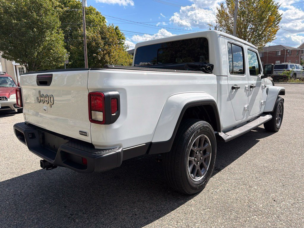 Used 2022 Jeep Gladiator Overland w/ Cold Weather Group AWD/4WD image 6