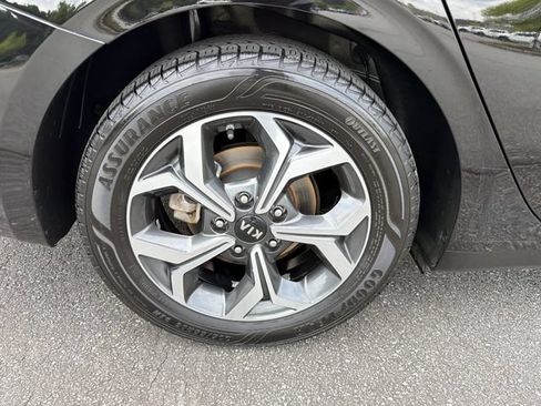 Used 2020 Kia Forte LXS FWD image 19