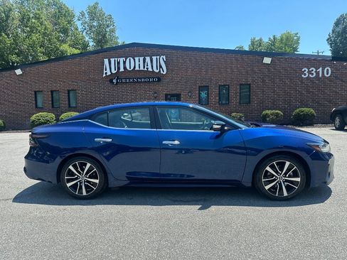 Used 2021 Nissan Maxima 3.5 SV w/ Floor Mat Group FWD image 8