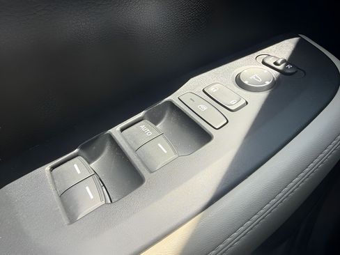 Certified 2023 Honda HR-V LX image 25