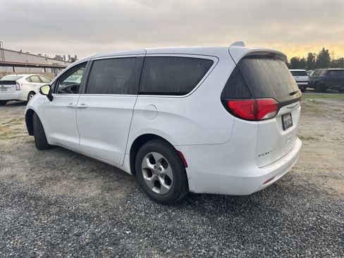 Used 2017 Chrysler Pacifica LX w/ Tire & Wheel Group image 7
