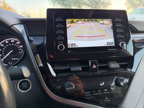 Used 2023 Toyota Camry SE w/ Convenience Package image 10