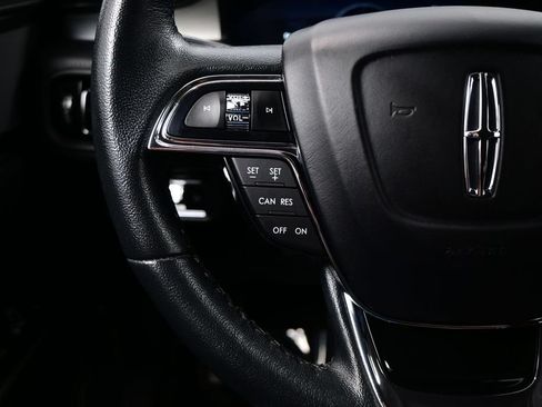Used 2023 Lincoln Nautilus FWD w/ Premium Package image 16