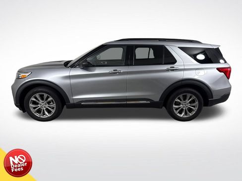 Used 2023 Ford Explorer XLT w/ Equipment Group 202A RWD image 7