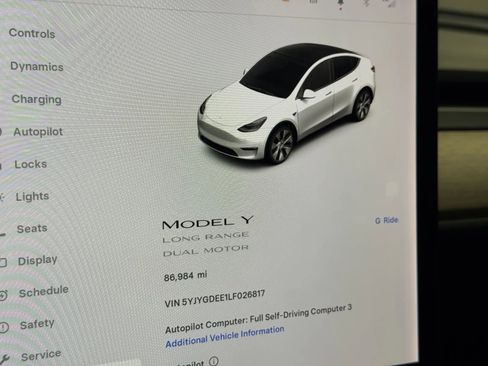 Used 2020 Tesla Model Y Long Range image 15