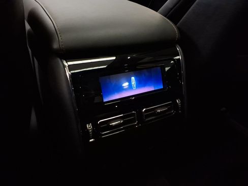 New 2026 Lincoln Aviator Reserve w/ Illumination Package AWD/4WD image 7