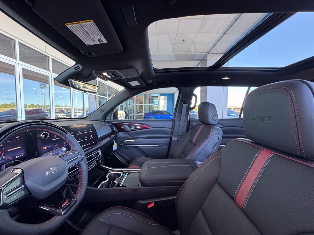 New 2027 Chevrolet Traverse RS w/ LPO, Floor Liner Package FWD image 21