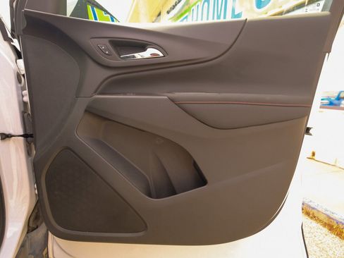 Used 2024 Chevrolet Equinox RS image 16