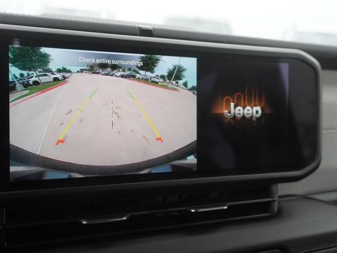 Used 2025 Jeep Wrangler Unlimited Sahara AWD/4WD image 22