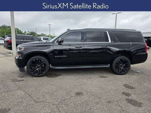 Used 2016 Chevrolet Suburban LT RWD image 8