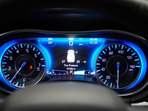 Used 2016 Chrysler 300 Limited RWD image 23