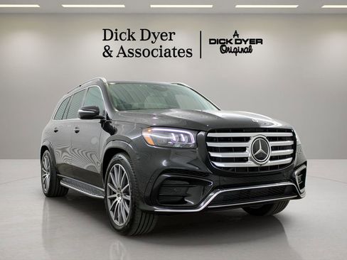 Used 2026 Mercedes-Benz GLS 580 4MATIC image 1