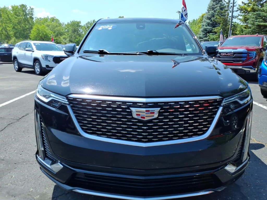 Used 2024 Cadillac XT6 Premium Luxury w/ LPO, Floor Liner Package AWD/4WD image 2