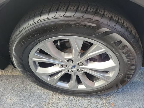 Used 2021 Ford Explorer XLT w/ Equipment Group 202A RWD image 5