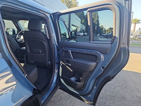 New 2026 Land Rover Defender 110 X-Dynamic SE AWD/4WD image 17