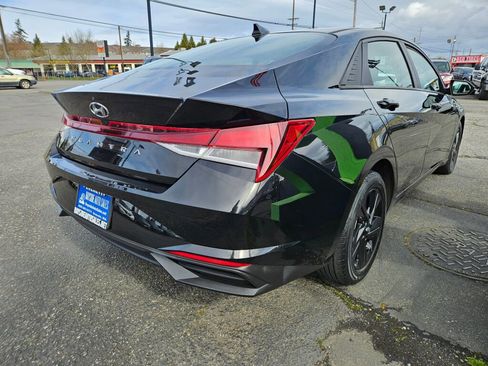 Used 2021 Hyundai Elantra SEL image 5