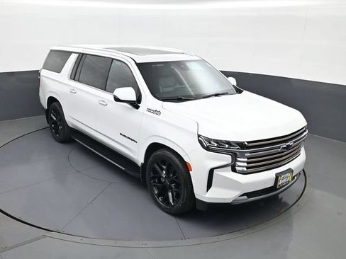 Used 2023 Chevrolet Suburban High Country w/ Advanced Technology Package AWD/4WD image 28