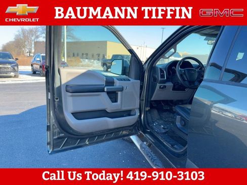 Used 2015 Ford F150 XLT image 5