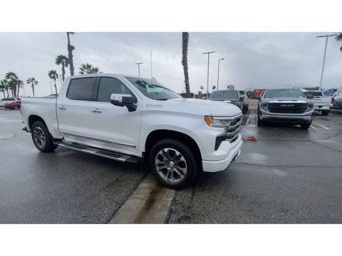 Used 2025 Chevrolet Silverado 1500 High Country image 2