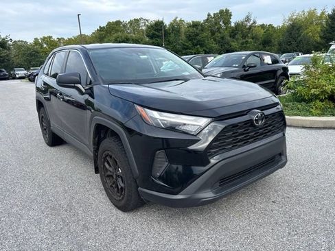 Used 2024 Toyota RAV4 LE AWD/4WD image 3